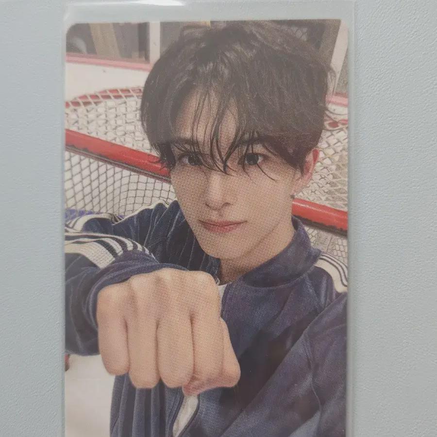 

Treasure Season s Greetings Asahi Photo Card Wassell Pre-order Benefit