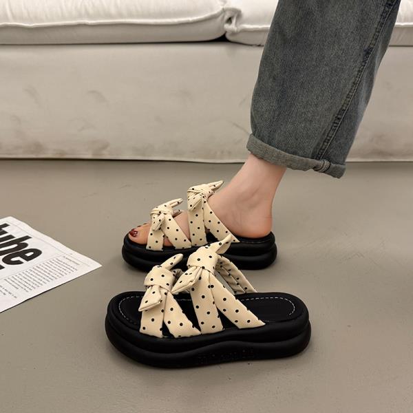 Mode Hausschuhe Lässige Strandschuhe Pantoletten Plateau Slipper Damen Luxus Sabot 2025 Modeschuhe Sommer Clogs Frau Damen Hausschuhe Sli