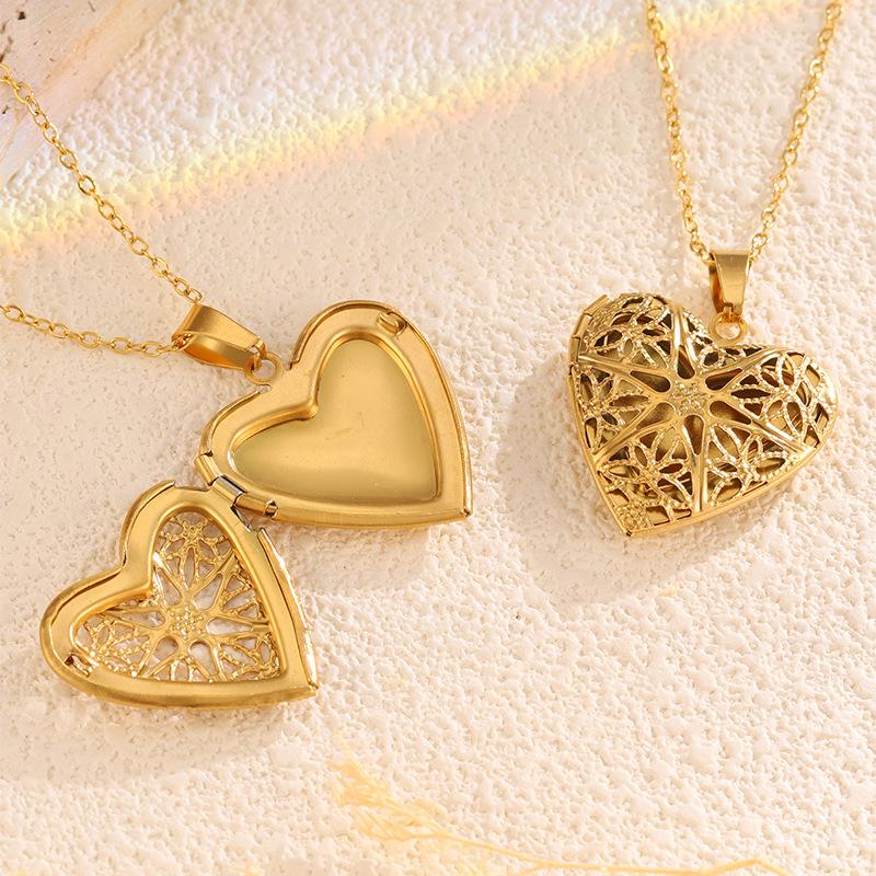 Stainless steel necklace retro love photo frame necklace does not fade women's light luxury carved titanium steel necklace pendant jewelry