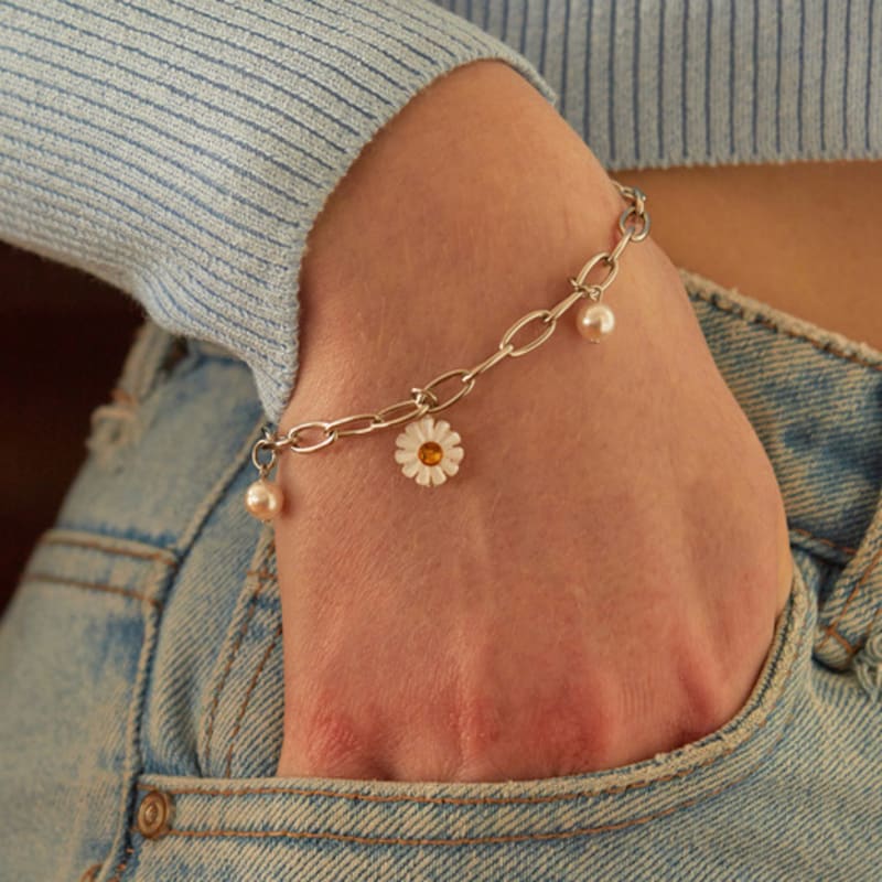 L’OMBRILLANT Fleur Mother-of-Pearl Chain Bracelet