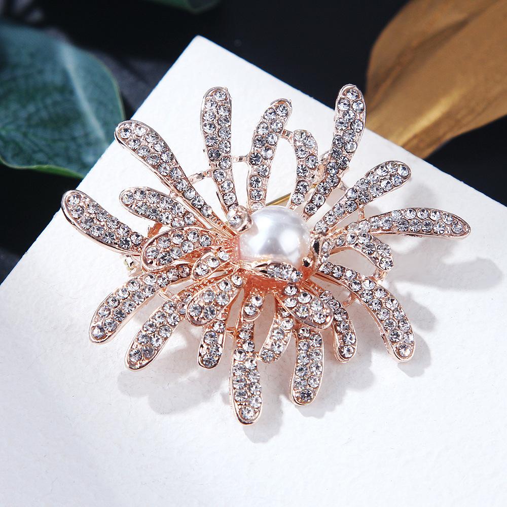 Kristall-Eingelegt Süße Korallenblüte Perlen Brosche Anstecker Kleidung Hundert mit Accessoires Damen Langlebige Farbe Exquisit Hypoallergen Brosche Geschenk