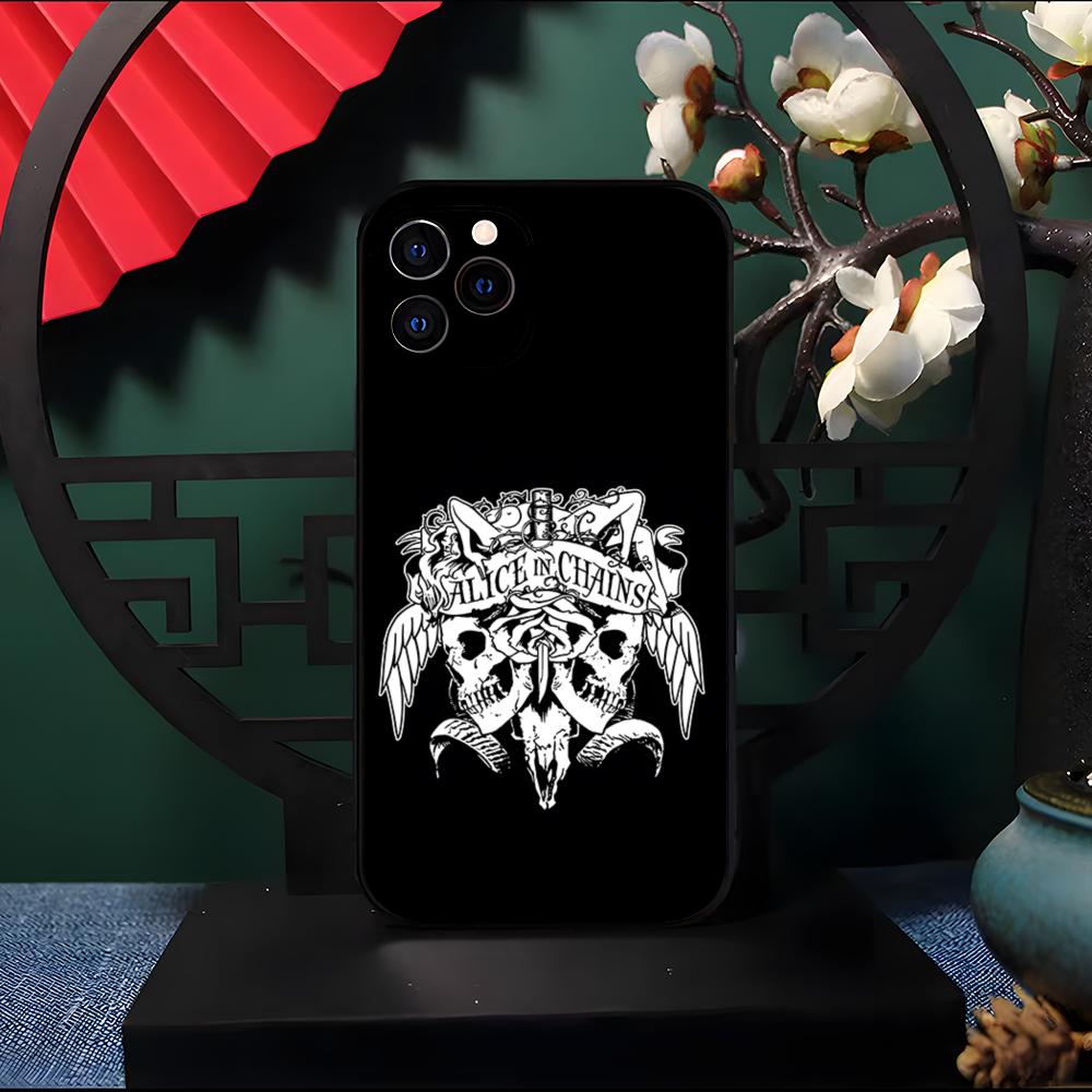 Retro Band Alice In Chains Phone Case For IPhone 17 Pro Max 16 15 14 Pro Max 13 11 Air Plus Silicone Cover