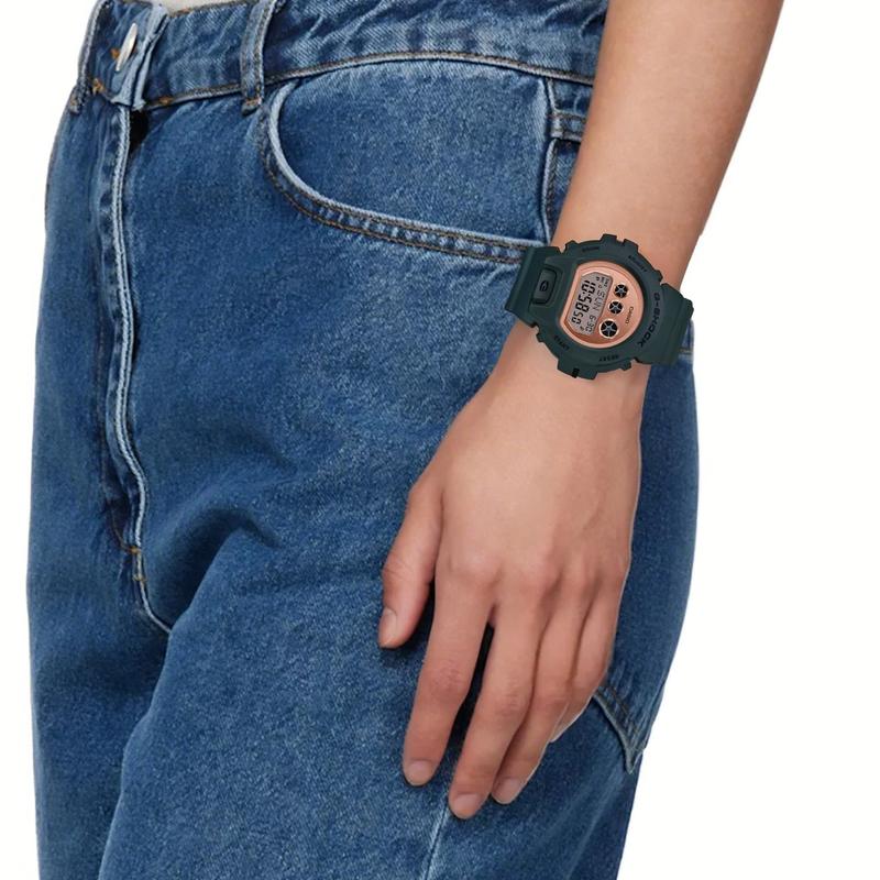 

CASIO 200 meters waterproof depth and elegant Quartz resin strap men and women same style gold dial GMD-S6900MC-3 чорний