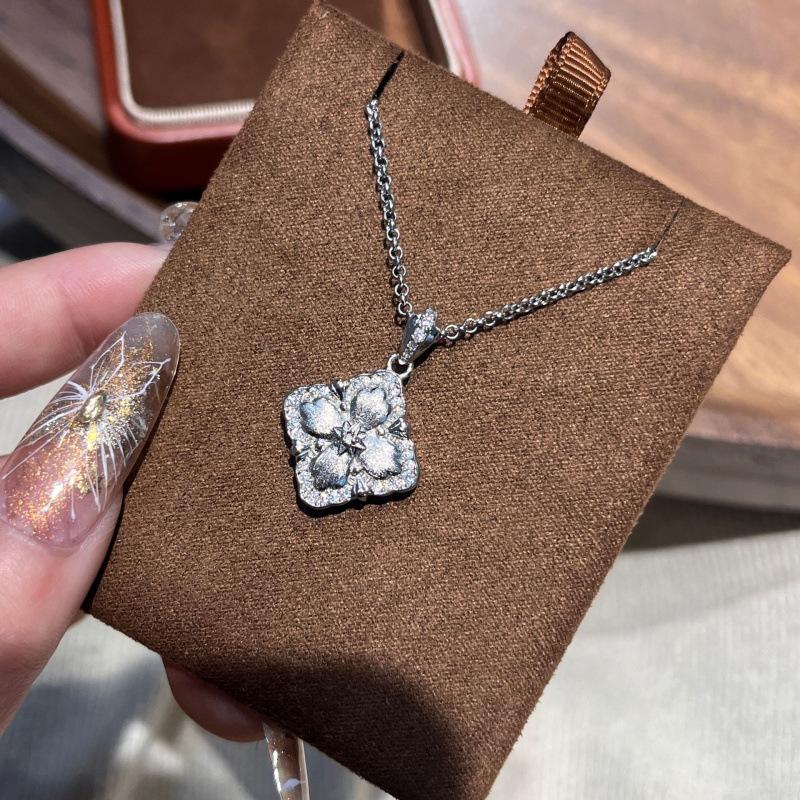 Bubu Wind Brushed Gold Pillow Necklace Double-Sided With Retro Court Style Light Luxury Collarbone Chain