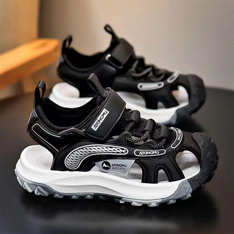 Boys' Closed-toe sandals2026New Summer Styles: Fashionable and Versatile Beach Sandals and Soft-soled Slippers for Children and Older Kids