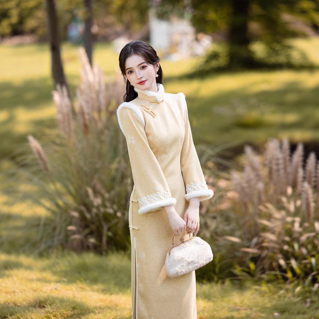 Long-sleeved crystal velvet cheongsam winter girl inverted large-sleeved velvet thickened dress national style counterfeit embroidered cheongsam skirt