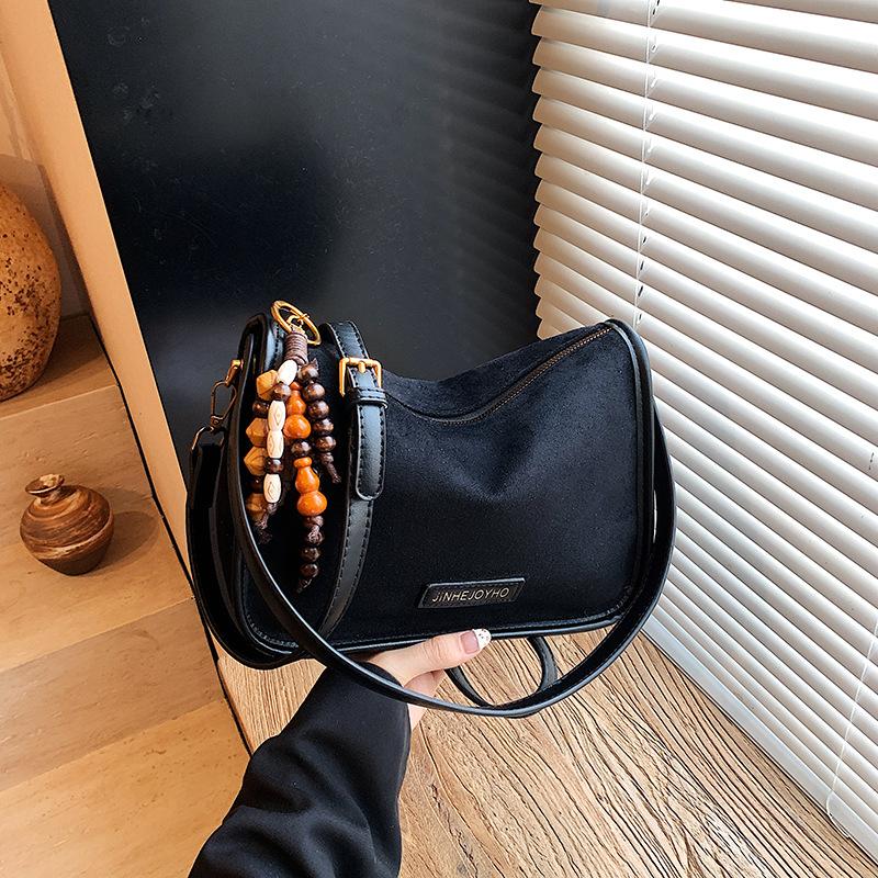 

New fashionable shoulder women s bag versatile retro matte small square bag simple and advanced messenger bag чёрный