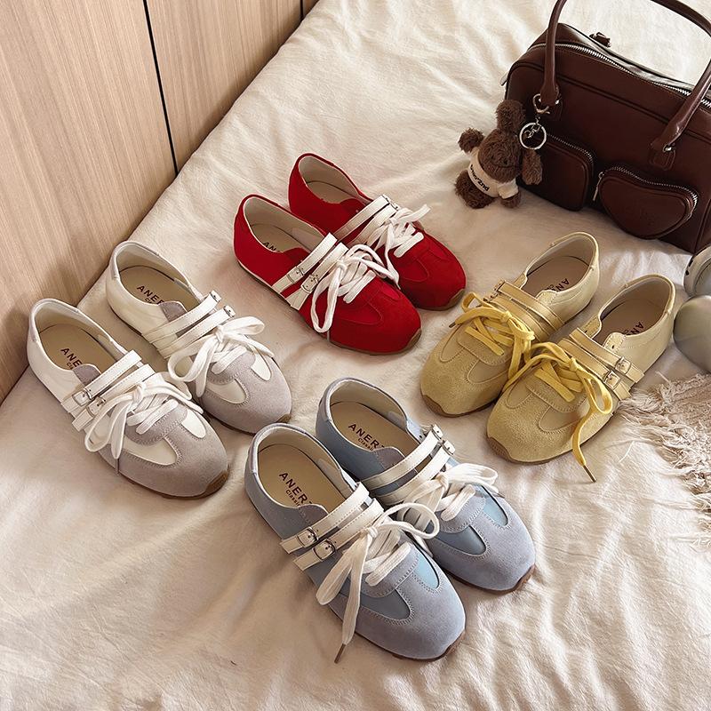 Round Head Fashion Retro German Training Shoes Women's Spring 2025 New Flat-bottomed College Style Casual and Light Sports Women's Shoes