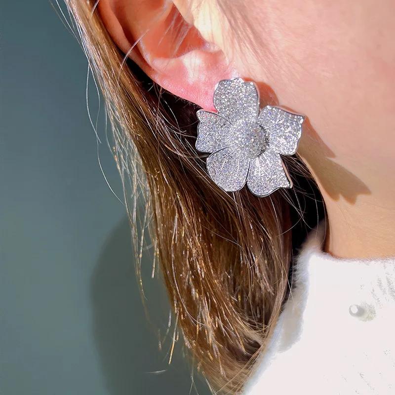 Exaggerated Inlaid Zircon Bright Exquisite Large Flower Earrings for Ladies Elegant Fashion Luxury Zircon Banquet Accessories