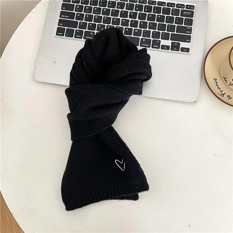 Wersja koreańska szalika dziecięcego jesienno-zimowego dla chłopców i dziewczynek ciepły miłość styl zagraniczny wszechstronny śliniaczek dla niemowląt trend