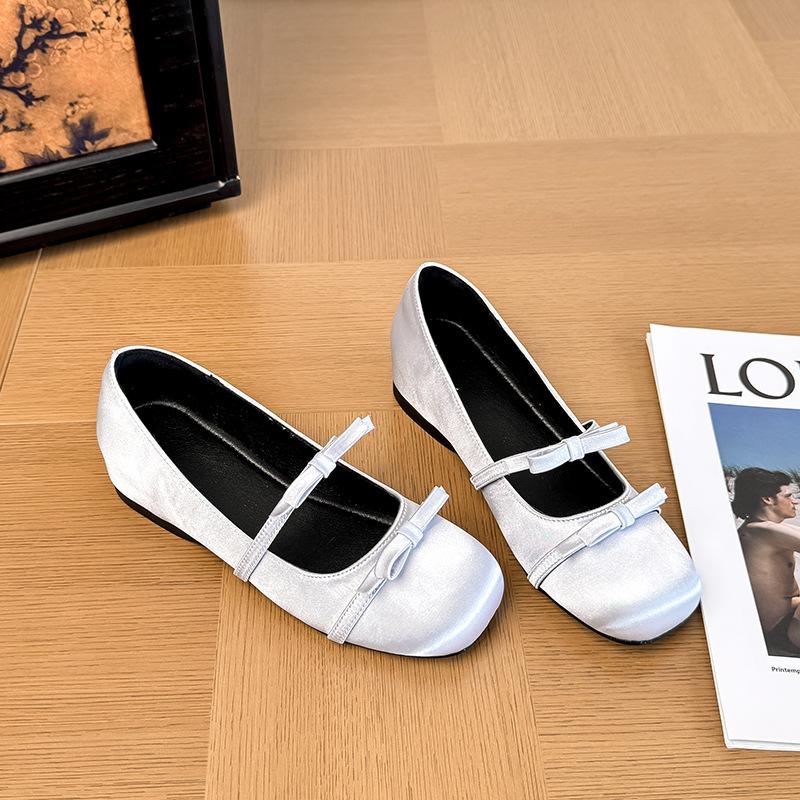 Fairy style patent leather square head ballet shoes autumn new retro temperament bow inner height increase small leather shoes