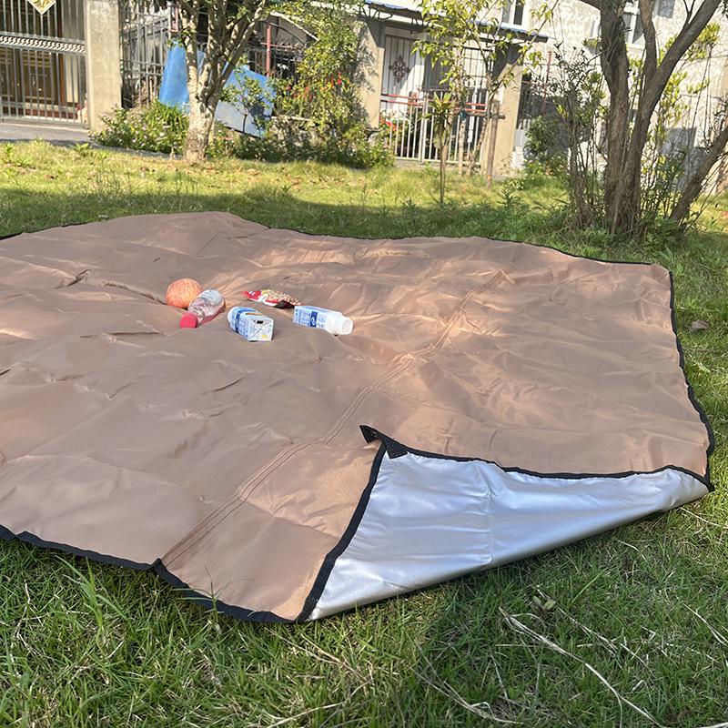 Large Silver-Coated Oxford Cloth Picnic Blanket & Moisture-Proof Camping Mat