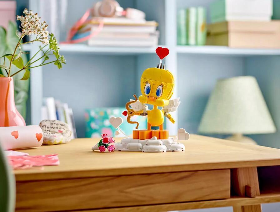 LEGO Конструктор Deko Looney Tones – Liebesbote Tweety (40824)