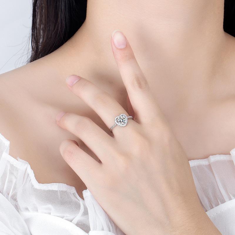 Women's Heart-Shaped Moissanite Ring - 1 Carat Simulated Gem