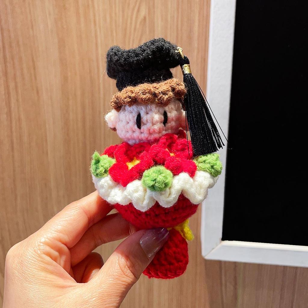 Uroczy Szydełkowy Breloczek Owocowy: Wisiorki z wełny Persymona i Truskawki