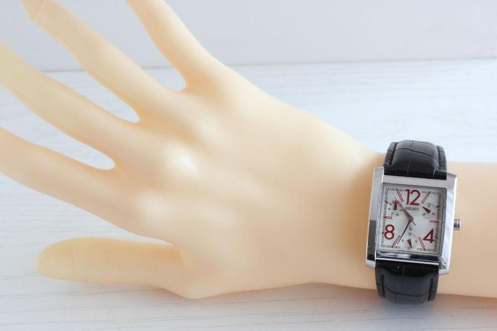 [USED] Working SEIKO LUKIA watch 5Y85-OAKO