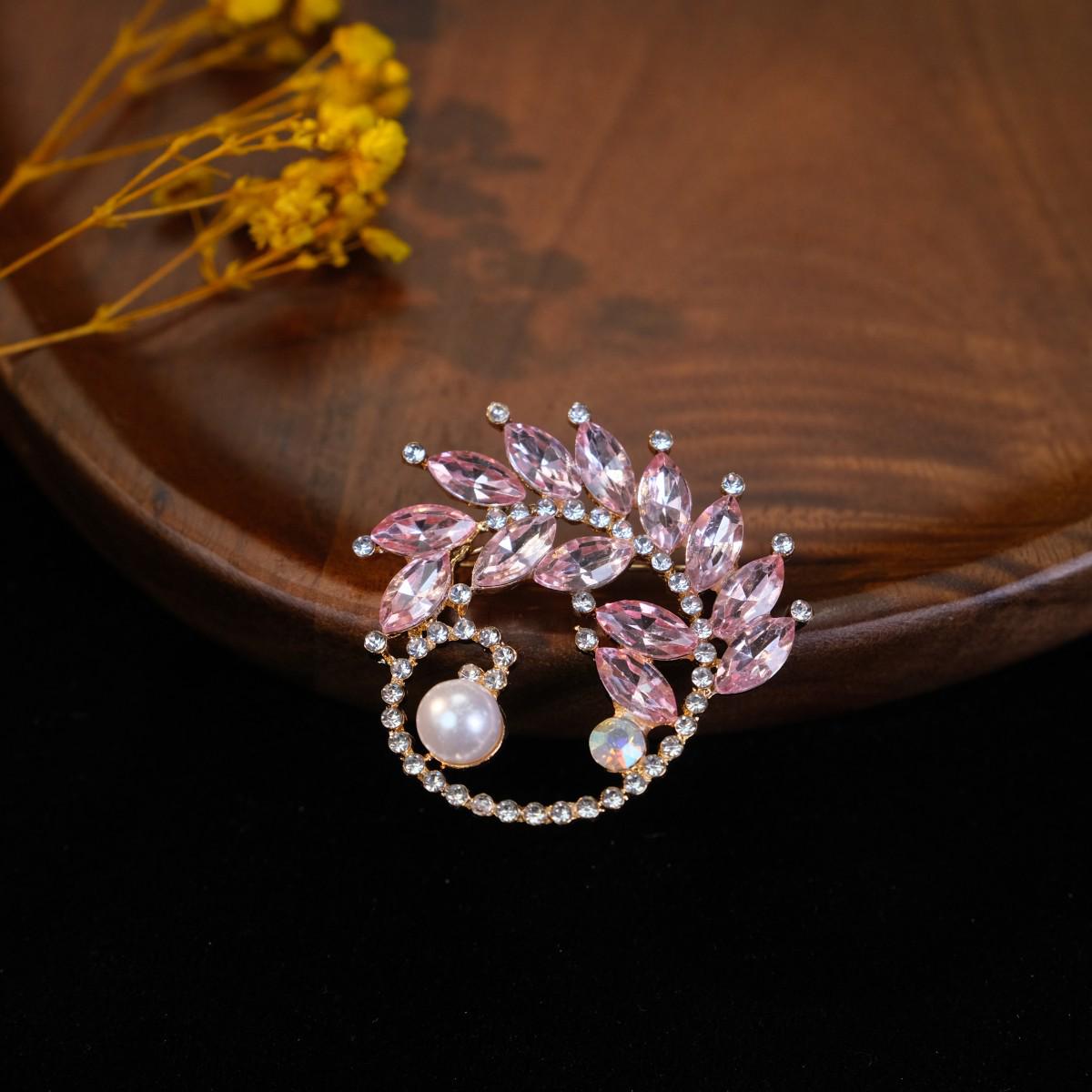 

Елегантна брошка зі стразами: Високоякісна японська та корейська мода кришталева шпилька для шарфа для жінок