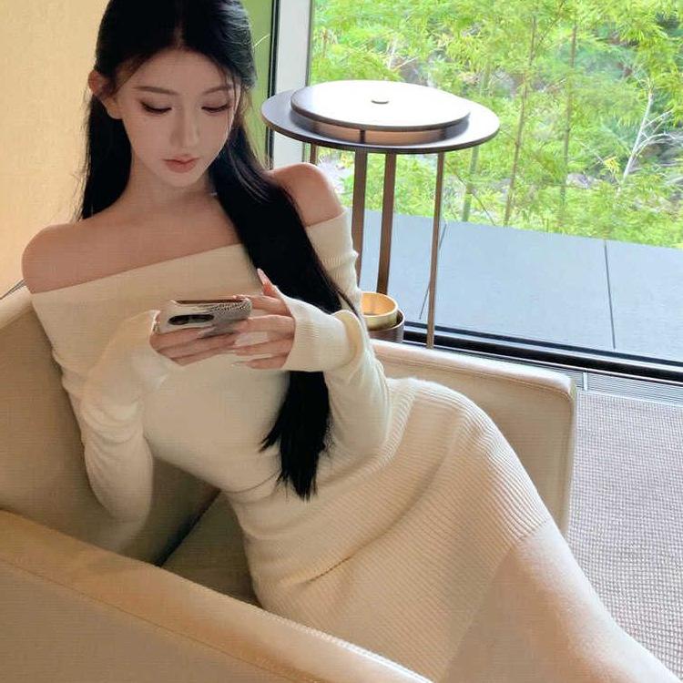 One-Shoulder Apricot Long-Sleeve Knit Dress for Women with Cinched Waist and Fishtail Skirt - A Figure-Flattering and Hip-Hugging Autumn Dress.