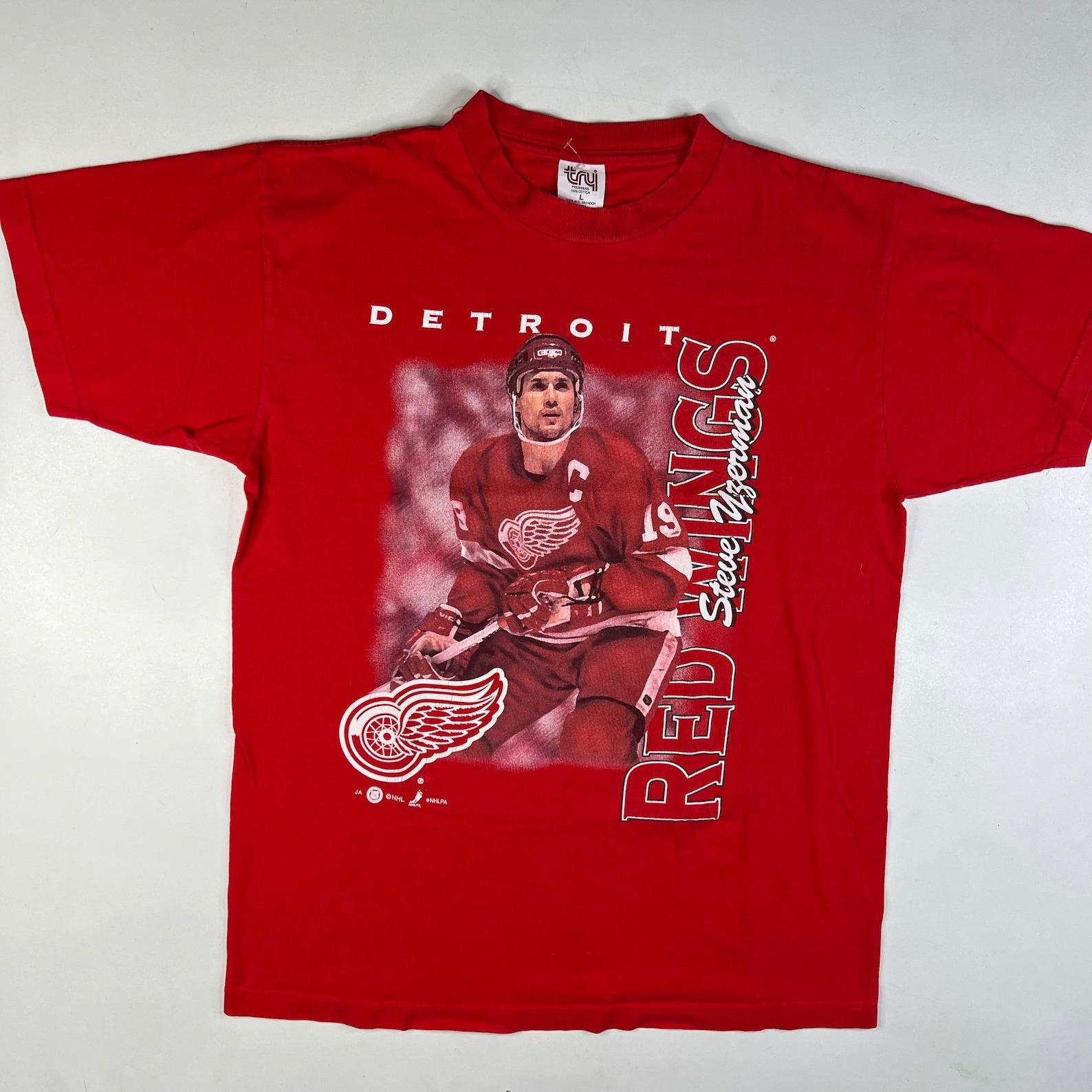 90s Steve Yzerman Redwings T shirt Sz L (3957) 4XL