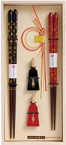 

Kawai Gift Set: Assorted Chopstick Rests, Hanakagari Design x Hagoita Rabbit Design. Size: Chopsticks: Approx. 23cm, 21cm / Package: Approx. W13.5cm,