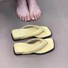 Seaside Pinch Flip-flops Women Wear New Beach Sandals Fashion Sense