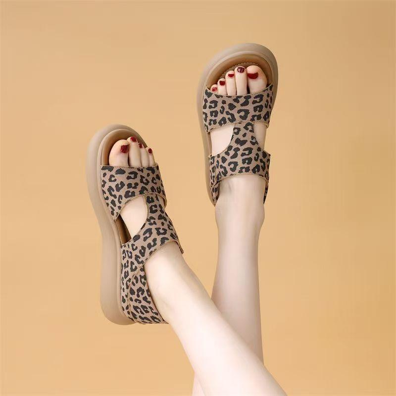 Retro Soft-soled Platform Sandals for Women's Summer Wear 2025 New High-end Light Luxury Leopard Print Two-wear Beach Shoes Flat Bottom