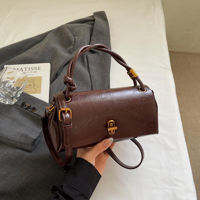 

Премиальная нишевая сумка женская ретро 2025 новая осень и зима универсальная сумка-мессенджер корейская версия ins портативная маленькая квадратная сумка темно-коричневого