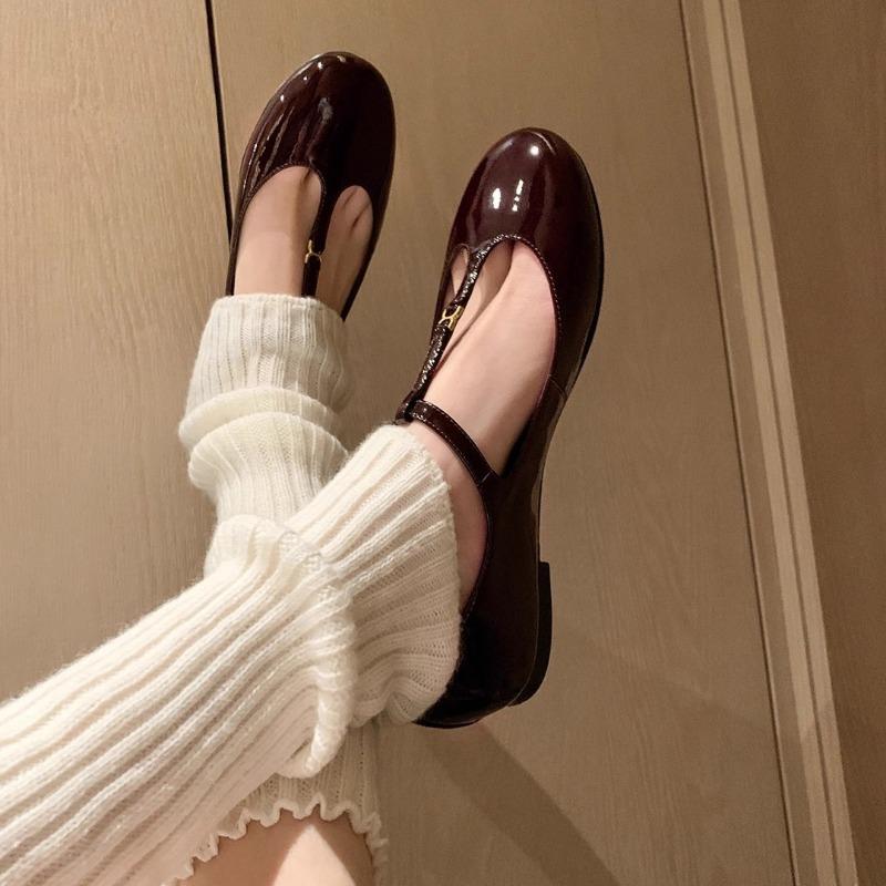 T-strap Mary Janes Shoes Women Patent Leather Elegant Black Ballet Flats Shoes Female Shiny Glossy Buckle Strap Pumps Loafers