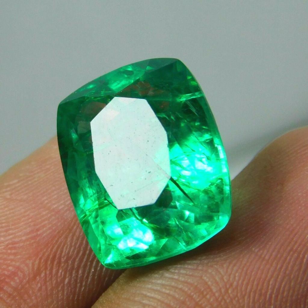 Esmeralda COLOMBIANA Natural Corte Almofada 8,25 Ct CERTIFICADA Gema Solta Verde. 1MQ-E10..