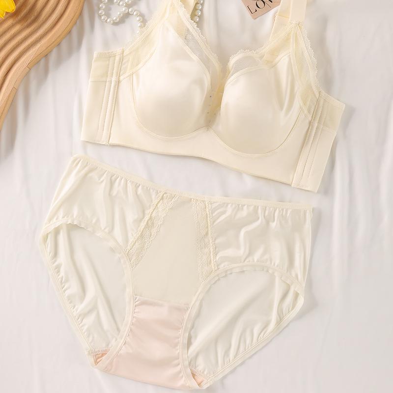 Satin Seamless Bunny Ear Crystal Cup Underwire Lingerie Bra 42/95BCD