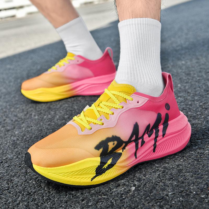 New Youth Running Shoes Men's and Women's Platform Carbon Board Casual Running Shoes Lightweight Sports Shoes One Piece 2025