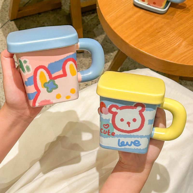 Mug Girl with Lid Spoon High Value Ceramic Cup Cute Couple Breakfast Coffee Cup Office Drinking Cup