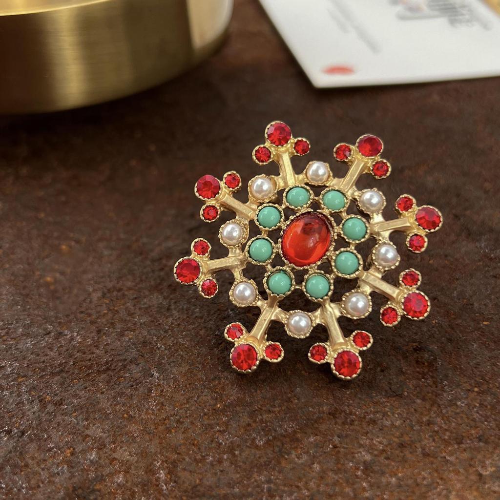 Vintage Baroque Cross Brooch Alloy Classic Retro Jewelry For Men And Women