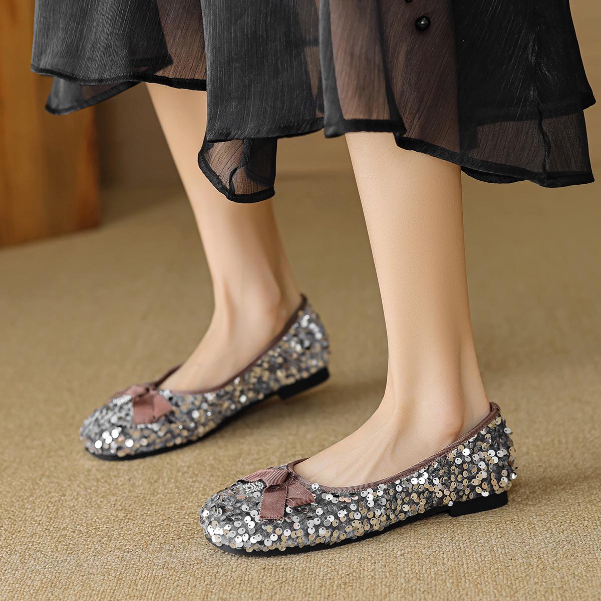 

Weiwei Square Toe Rhinestone Bow Flats for Women 37 чорний