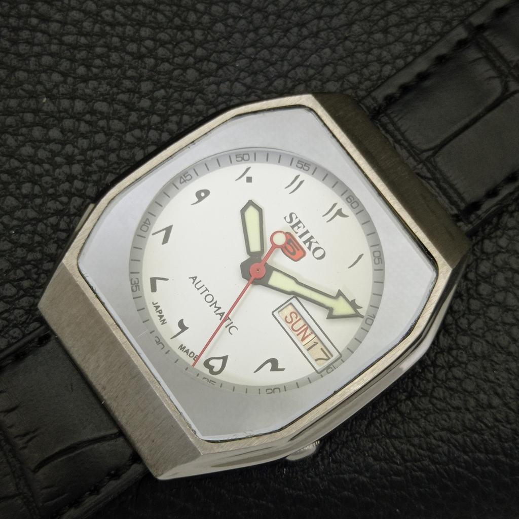 JAPAN VINTAGE SEIKO 5 AUTOMATIC 7019A MENS ARABIC WHITE DIAL WATCH A702441-5