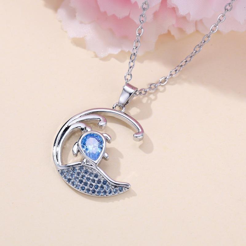 

Hot Sale White K Sea Blue Diamond Wave Turtle Necklace
