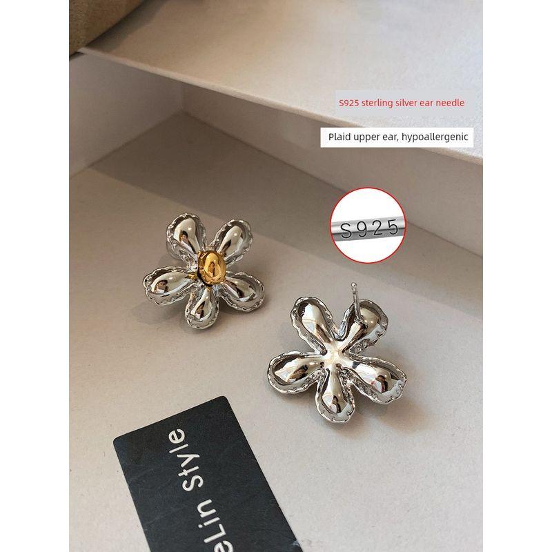 European and American Ins Style Silver Metal Flower Earrings for Women, Light Luxury Niche Unique Temperament Earrings, Super Popular Model in 2026