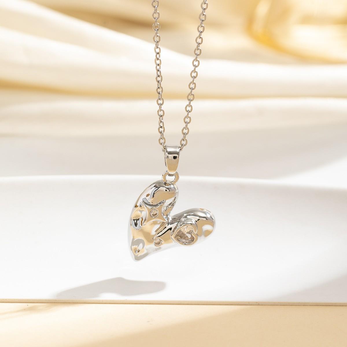 

Small Heart Zircon Pendant Necklace For Women Minimalist Fashion Collarbone Chain Dainty Love Design