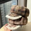 New Autumn and Winter Retro Plaid Plush Warm Octagonal Hat for Women Versatile Face Showing Beret Duck Bill Painter's Hat