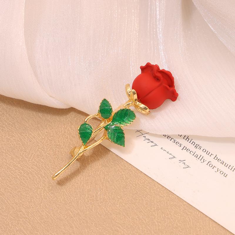 Gold beads small daisy flower brooch green leaf pearl pin niche high sense temperament suit corsage clothing accessories