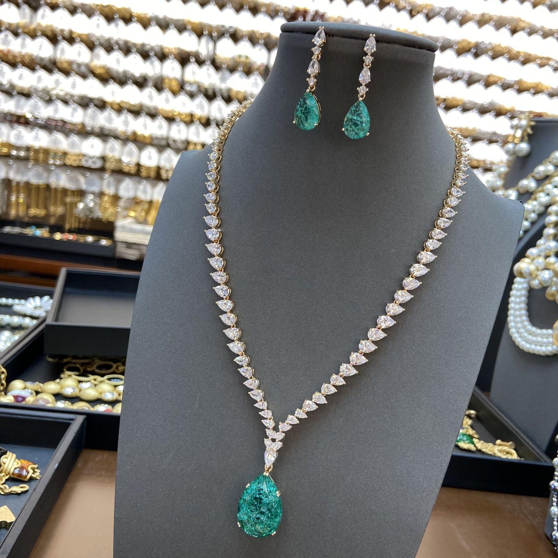 

Necklace Female Color Treasure Bride Zircon Necklace Earrings Premium Jewelry Set Emerald Water Drop Pendant Jewelry Batch