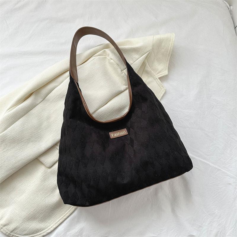 Simple And Stylish Shoulder Bag 2023 Autumn New Bag Women s Small Batch Design Casual Commuter Diagonal Bag