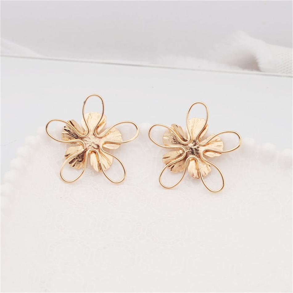 Übertriebene Große Webblumen Metall Goldene Stecker Ohrringe für Frauen Ohrschmuck Accessoire