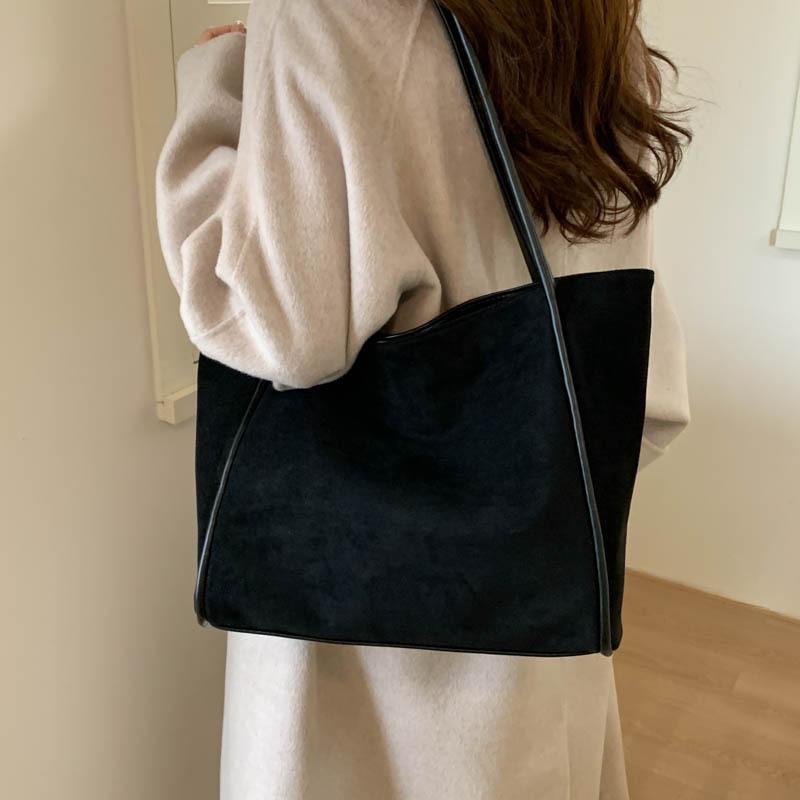 Casual retro matte bag women's 2025 new commuter versatile shoulder bag fashionable large-capacity portable tote bag