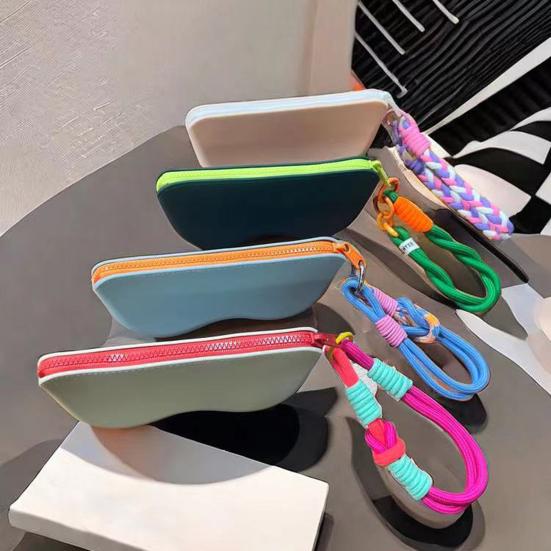 Silicone Glasses Bag Portable Protective Glasses Case Scratch-Resistant Eyeglasses Pouch Hanging Protective Cover with Lanyard
