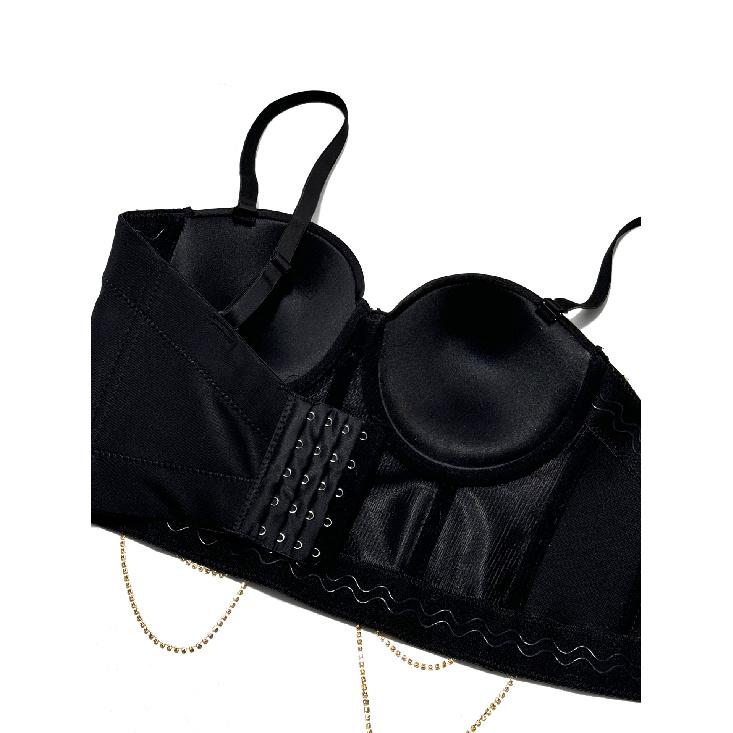 Corsete, îmbrăcăminte de damă la modă și elegantă