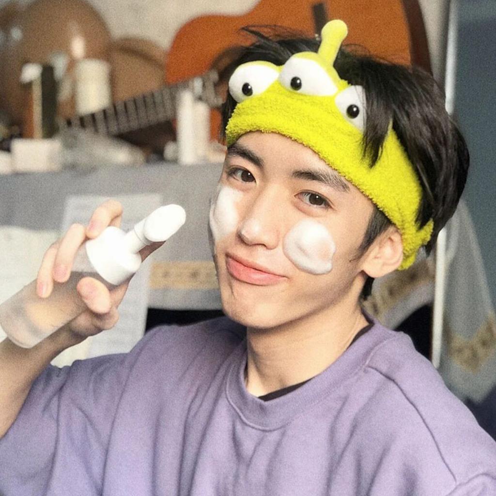 Plush Cartoon Headband Big Eye Decoration Elastic Hair Band for Sports and Makeup Face Wash 3 Eyes Headband