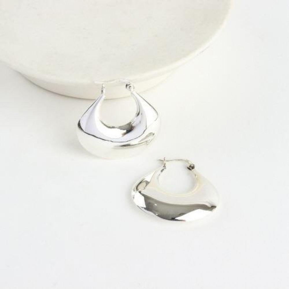 Flat hobo-shaped earrings, trendy silver hoop earrings