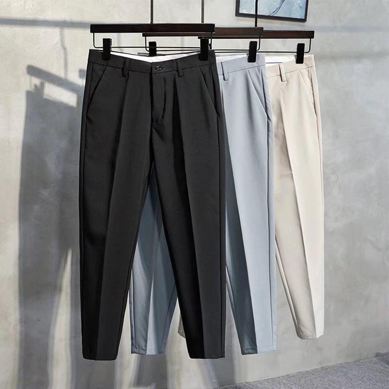 

Мужские узкие прямые брюки в деловом стиле с защитой от морщин черного цвета 31 чёрный