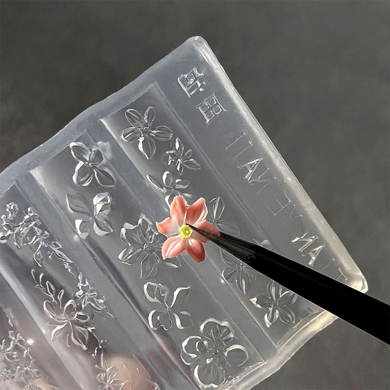 1Pcs Silicone Butterfly Nail Art Mold Five-Petaled Flowers Pattern Relief 3D Transparent Nail Template Diy Manicure Decoration